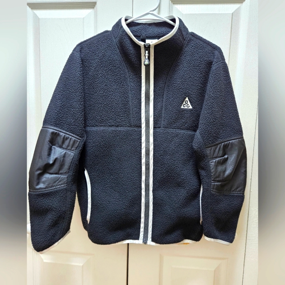 Nike ACG Therma-FIT Sherpa Full Zip Fleece Jacket Unisex Big Kids Large Black.